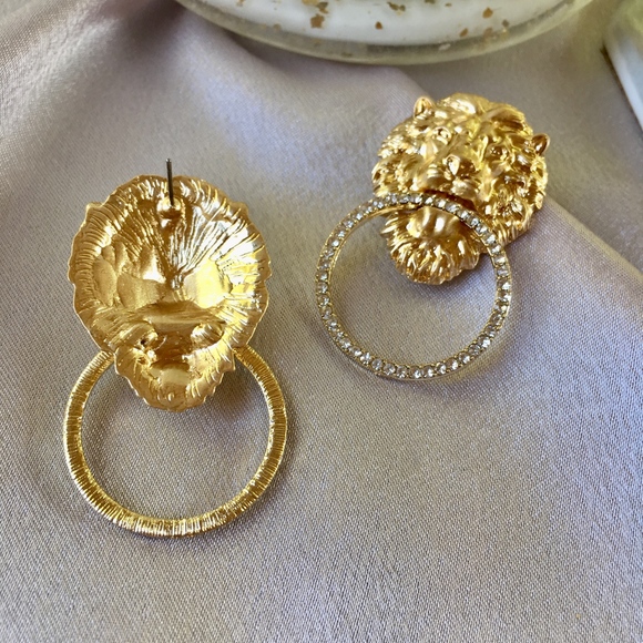 Lion Head Door Knocker Rhinestone Gold Earrings - Picture 5 of 8